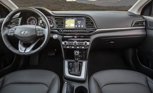 Hyundai Elantra 2019 - interior Hyundai Elantra 2019 - interior