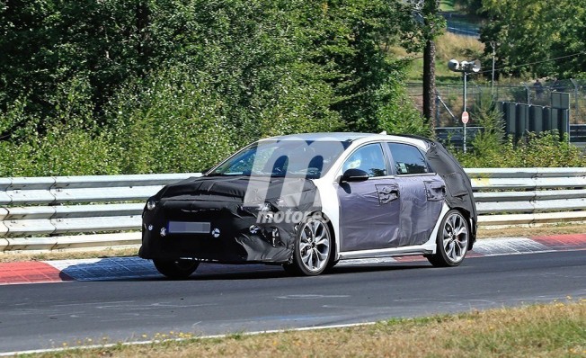 Kia Ceed GT - foto espía Kia Ceed GT - foto espía