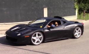 Misteriosa mula híbrida del Ferrari 458 avistada en Italia