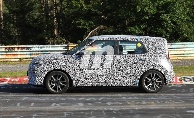 Kia Soul EV 2019 - foto espía lateral Kia Soul EV 2019 - foto espía lateral