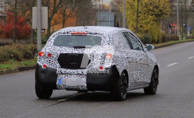 Opel Corsa 2020 - foto espía posterior Opel Corsa 2020 - foto espía posterior