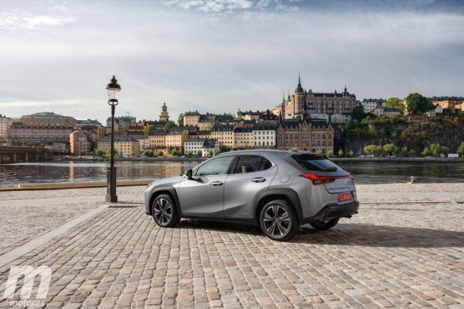 Lexus UX 250h - posterior Lexus UX 250h - posterior