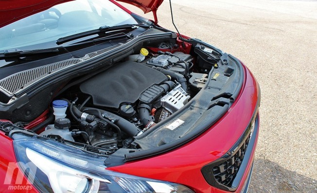 Peugeot 2008 GT Line - motor Peugeot 2008 GT Line - motor