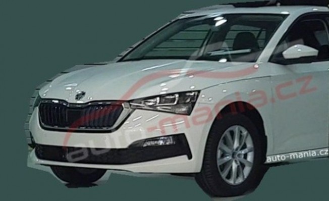 Skoda Spaceback 2019 - foto espía Skoda Spaceback 2019 - foto espía