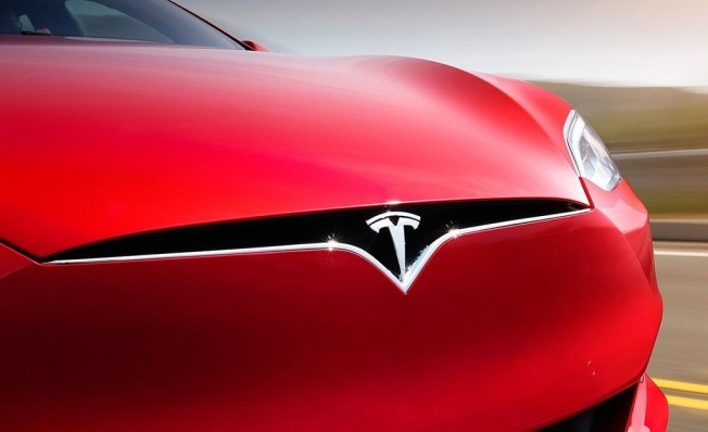 Tesla Model S - frontal Tesla Model S - frontal