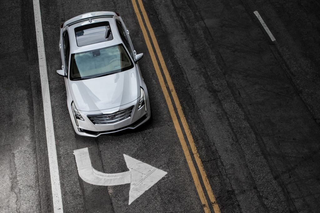 Consumer Reports el Super Cruise de Cadillac supera al AutoPilot de Tesla