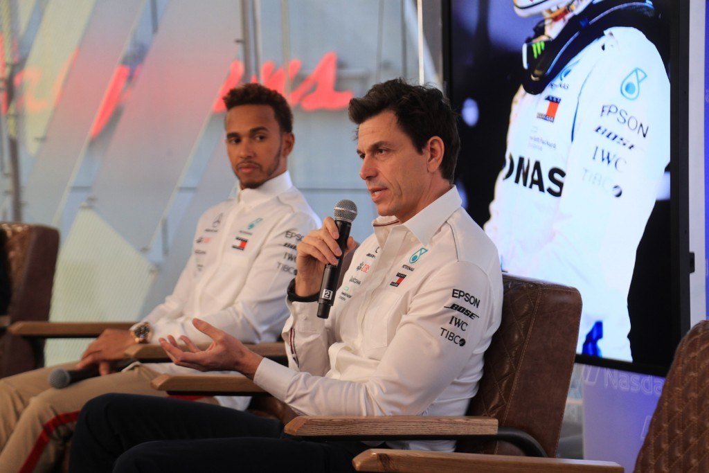 Mercedes valorará las órdenes de equipo para asegurar el título de Hamilton