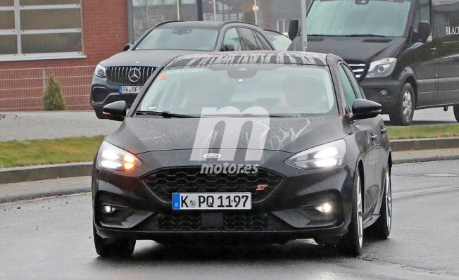 Ford Focus ST 2019 - foto espía frontal Ford Focus ST 2019 - foto espía frontal