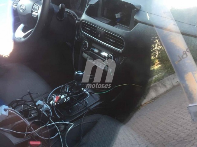 Hyundai Kona Híbrido - foto espía interior Hyundai Kona Híbrido - foto espía interior