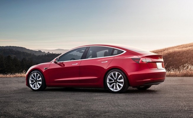 Tesla Model 3 - posterior Tesla Model 3 - posterior