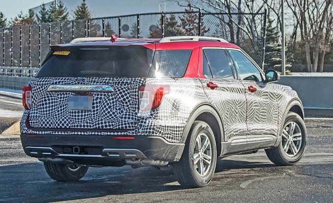 Ford Explorer 2019 - foto espía posterior Ford Explorer 2019 - foto espía posterior