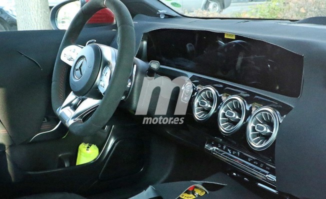 Mercedes CLA 2019 - foto espía interior Mercedes CLA 2019 - foto espía interior