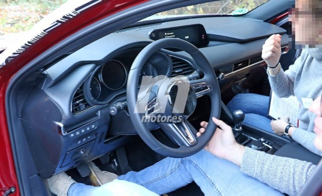 Mazda3 2019 - foto espía interior Mazda3 2019 - foto espía interior