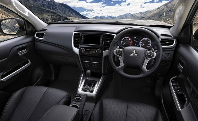 Mitsubishi L200 2019 - interior Mitsubishi L200 2019 - interior