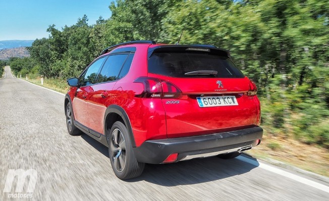 Peugeot 2008 GT Line 1.2 PureTech S&S 110 5v Peugeot 2008 GT Line 1.2 PureTech S&S 110 5v
