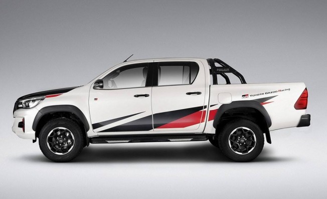 Toyota Hilux GR Sport - lateral Toyota Hilux GR Sport - lateral