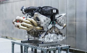 Aston Martin presenta el espectacular V12 Cosworth del Valkyrie