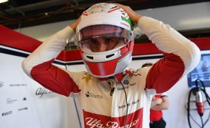 Giovinazzi: "Räikkönen está muy motivado, no pensé que hablaríamos tanto"