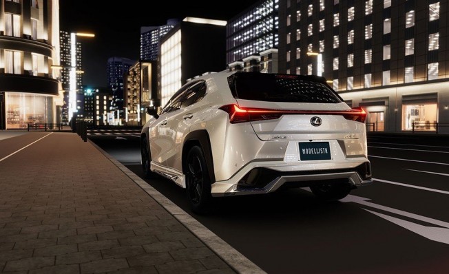 Modellista Lexus UX - posterior Modellista Lexus UX - posterior