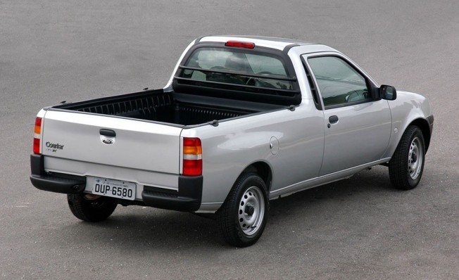 Ford Courier - posterior Ford Courier - posterior