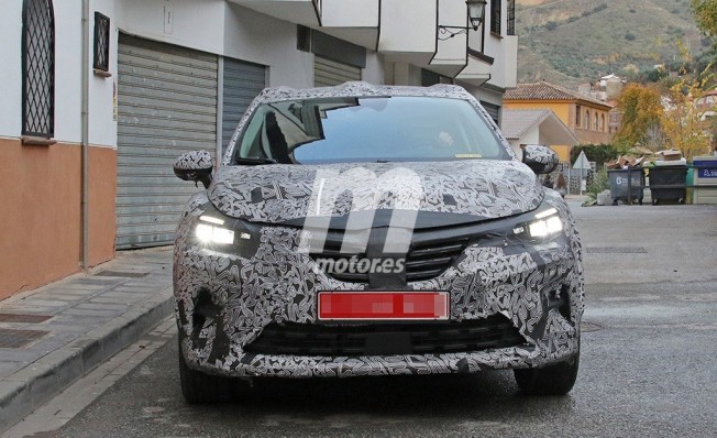 Renault Captur 2020 - foto espía frontal Renault Captur 2020 - foto espía frontal