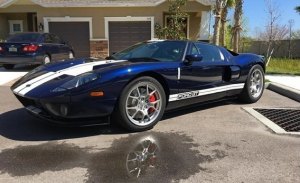 Nuevo ejemplar del Ford GT 2006 aparece a la venta a estrenar