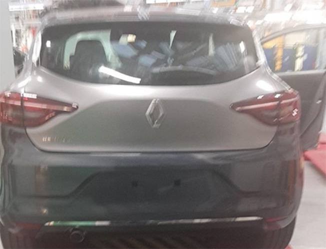 Renault Clio 2019 - foto espía posterior Renault Clio 2019 - foto espía posterior