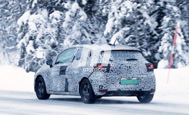 Renault Clio 2019 - foto espía posterior Renault Clio 2019 - foto espía posterior