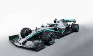 Mercedes desvela el W10 en Silverstone