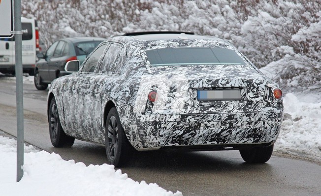 Rolls-Royce Ghost 2021 - foto espía posterior Rolls-Royce Ghost 2021 - foto espía posterior