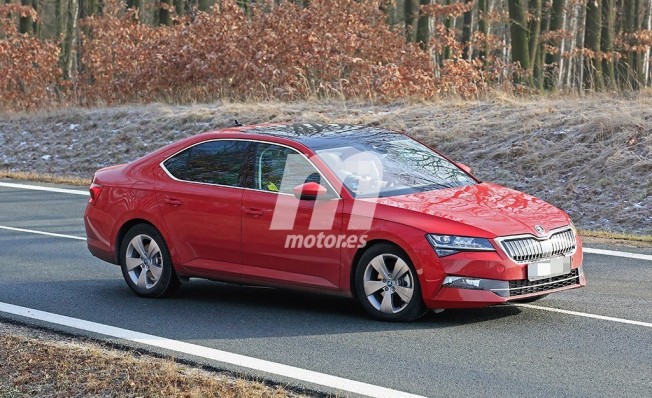 Skoda Superb 2020 - foto espía Skoda Superb 2020 - foto espía