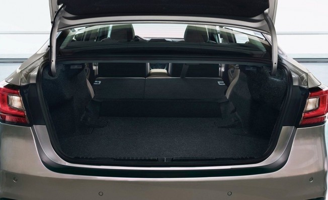 Subaru Legacy 2019 - maletero Subaru Legacy 2019 - maletero