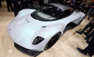 Los nuevos Aston Martin Vanquish y AM-RB 003 al detalle en vídeo