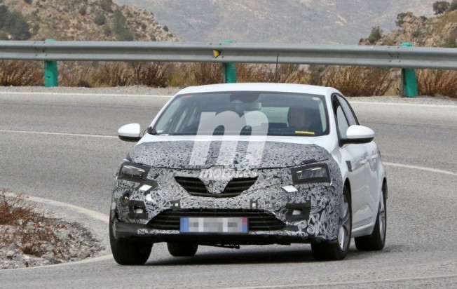 Renault Mégane 2020 - foto espía frontal Renault Mégane 2020 - foto espía frontal