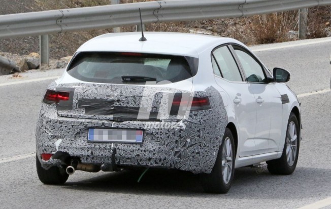 Renault Mégane 2020 - foto espía posterior Renault Mégane 2020 - foto espía posterior