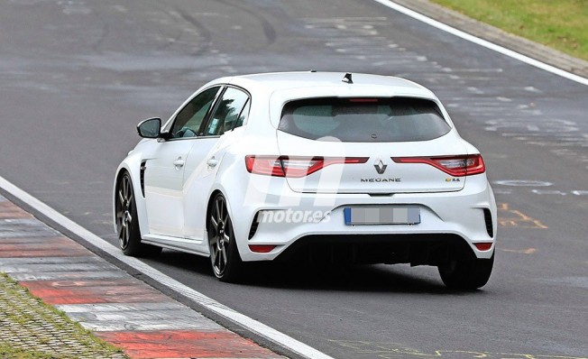 Renault Mégane RS Trophy-R 2020 - foto espía posterior Renault Mégane RS Trophy-R 2020 - foto espía posterior