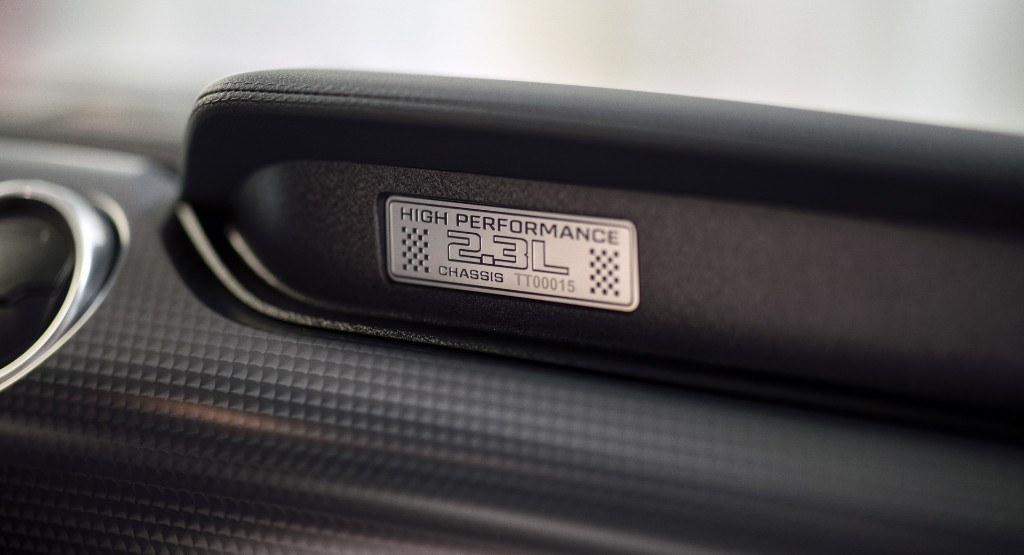 ford-mustang-23-l-high-performance-packa