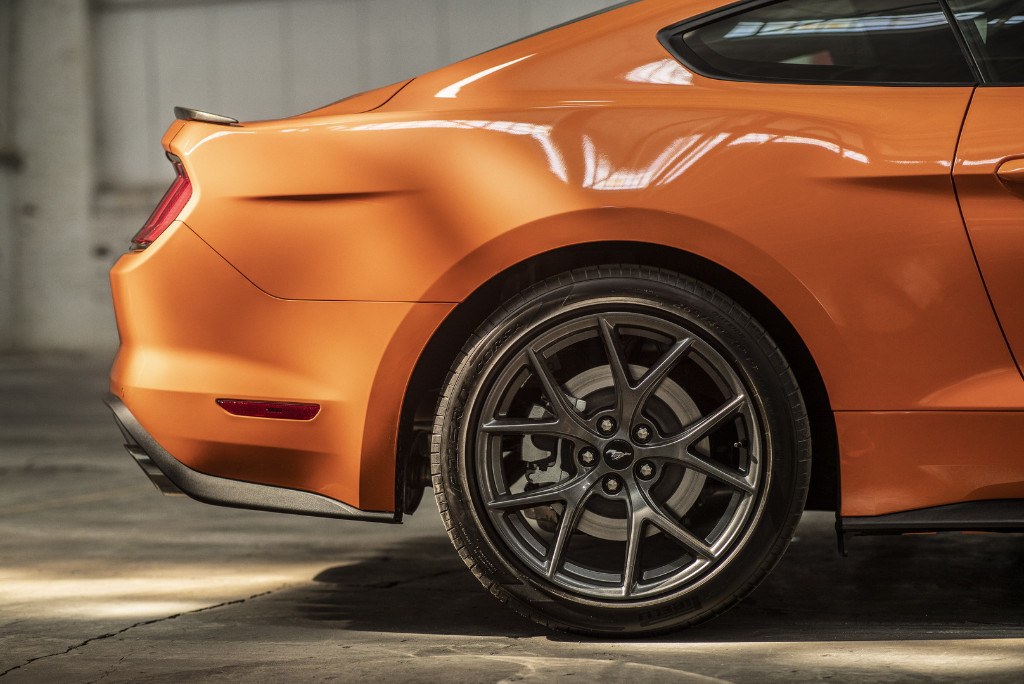 ford-mustang-23-l-high-performance-packa