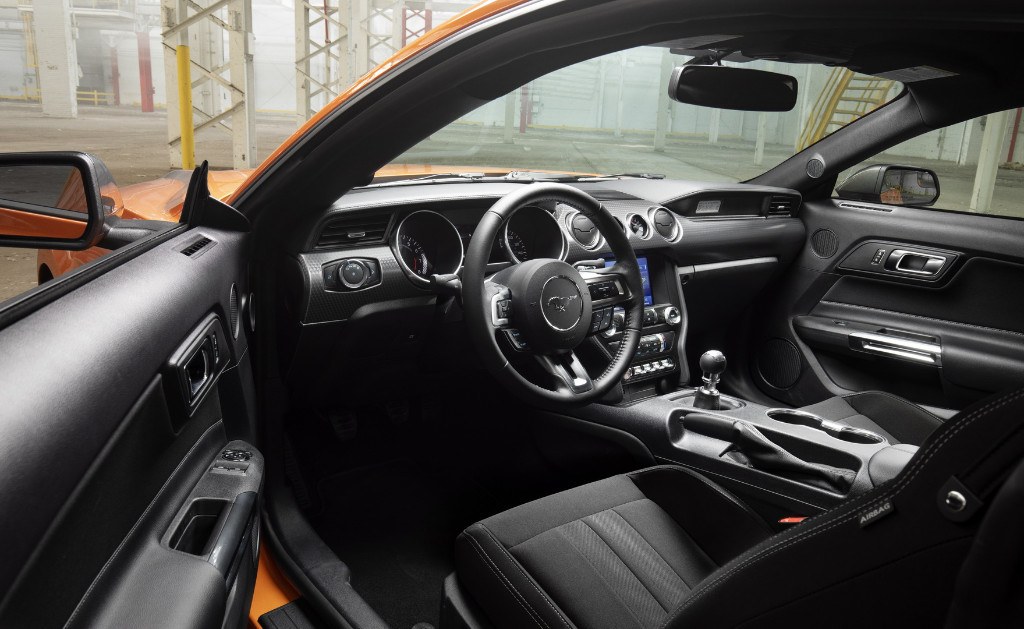 ford-mustang-23-l-high-performance-packa