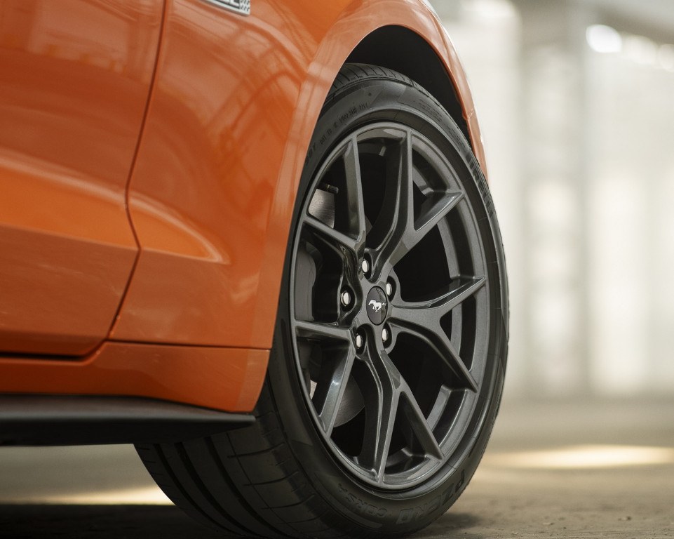 ford-mustang-23-l-high-performance-packa
