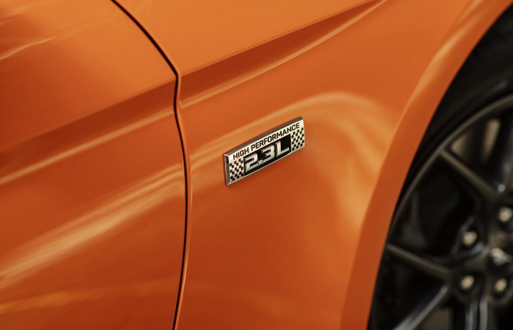 ford-mustang-23-l-high-performance-packa