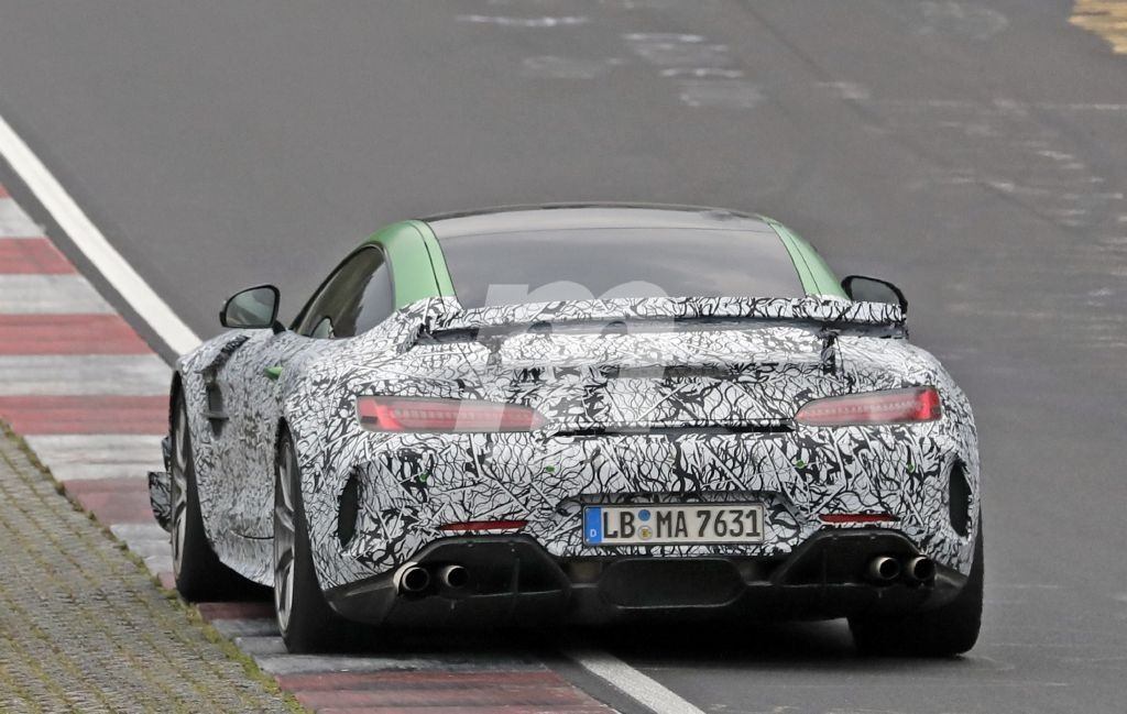 mercedes-amg-gt-black-series-201956377-1