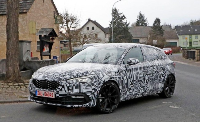 SEAT León 2020 - foto espía SEAT León 2020 - foto espía