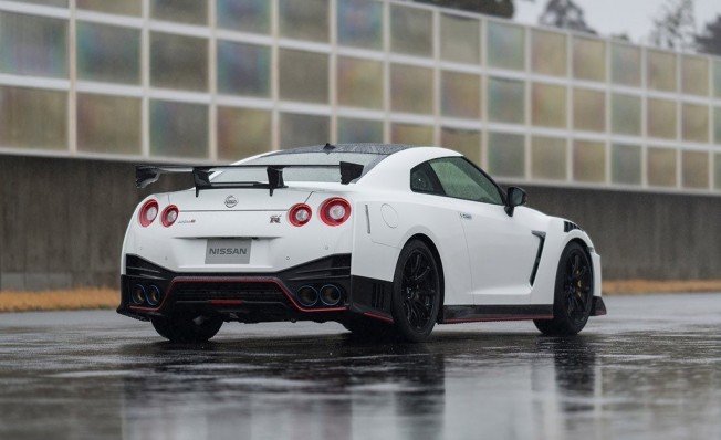 Nissan GT-R 2020 - posterior Nissan GT-R 2020 - posterior