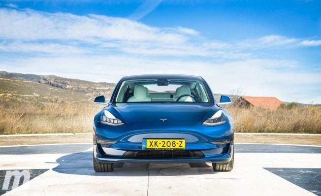 Tesla Model 3 Tesla Model 3