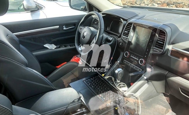 Renault Koleos 2020 - foto espía interior Renault Koleos 2020 - foto espía interior