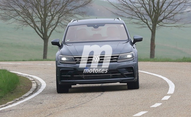 Volkswagen Tiguan R - foto espía frontal Volkswagen Tiguan R - foto espía frontal