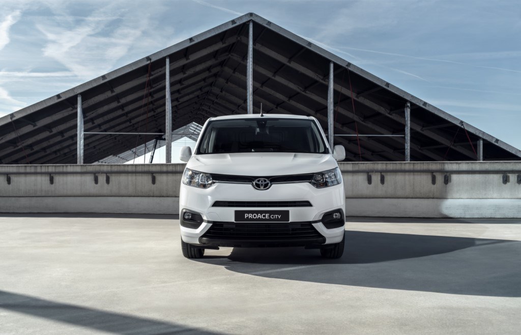 toyota-proace-city-201956757-1556023946_3.jpg