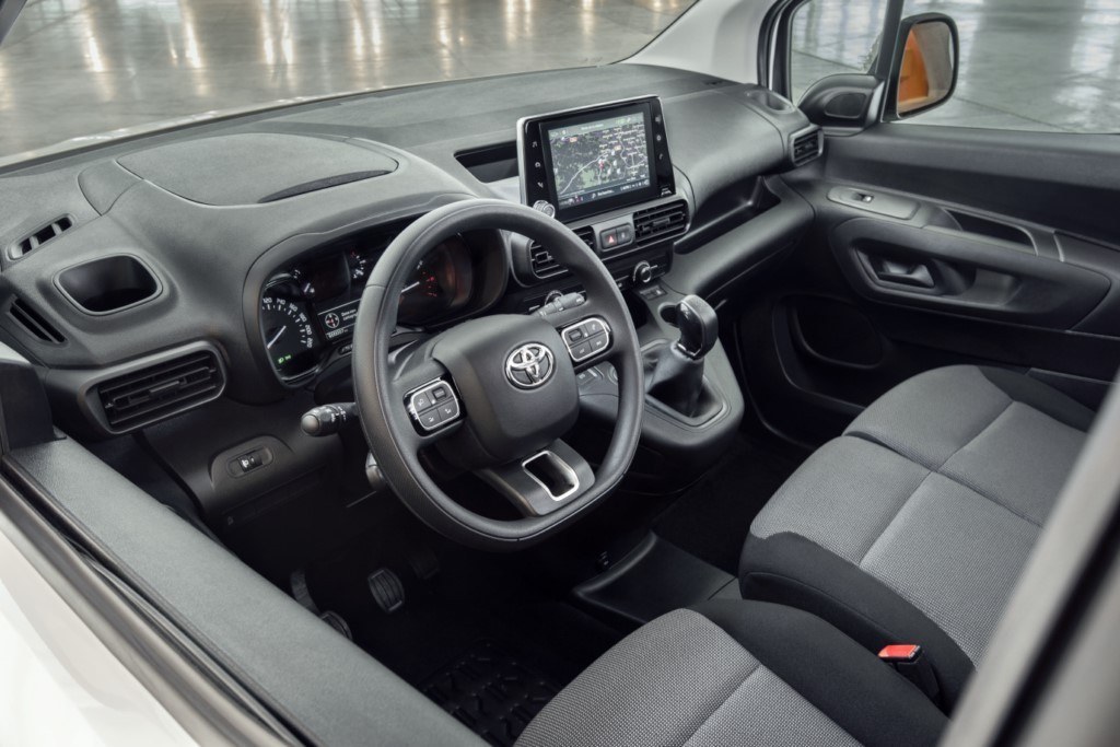 toyota-proace-city-201956757-1556023948_4.jpg
