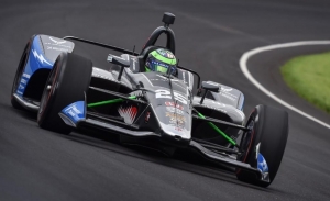 Alonso y Servià sufren en un Fast Friday liderado por Daly y Pigot